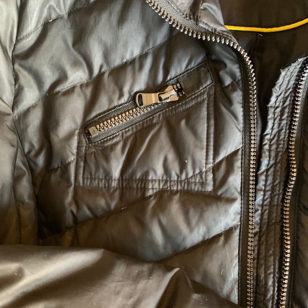 Black Puffer - image 3